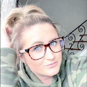 Meet your Posher, Britney